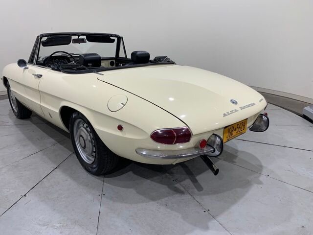 
								1969 Alfa Romeo Spider full									