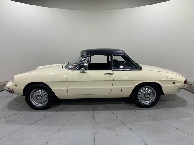 
								1969 Alfa Romeo Spider full									