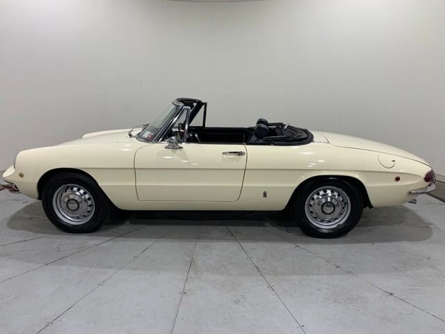 
								1969 Alfa Romeo Spider full									