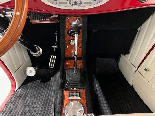 
								1932 Ford 3 Window Deuce Coupe full									