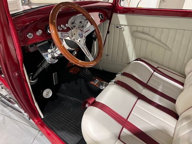 
								1932 Ford 3 Window Deuce Coupe full									