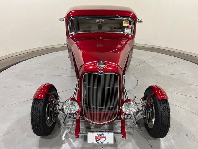 
								1932 Ford 3 Window Deuce Coupe full									