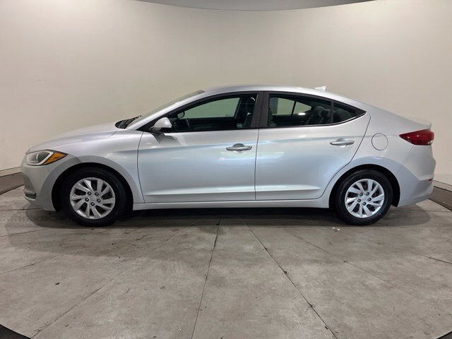 
								2017 Hyundai ELANTRA SE full									