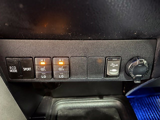 
								2017 Toyota RAV4 Platinum full									