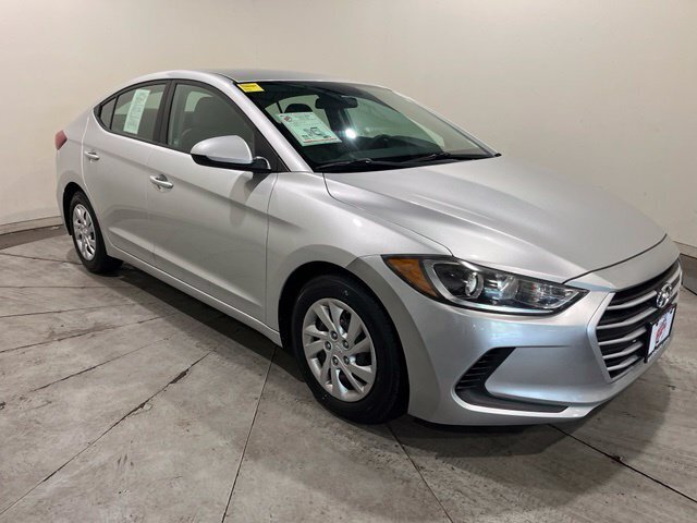 
								2017 Hyundai ELANTRA SE full									