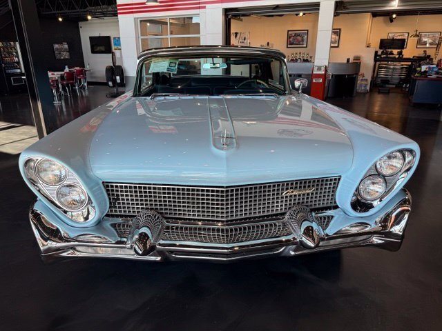 
								1958 Lincoln Continental full									