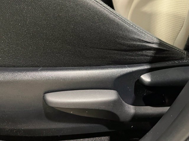 
								2017 Toyota RAV4 XLE full									