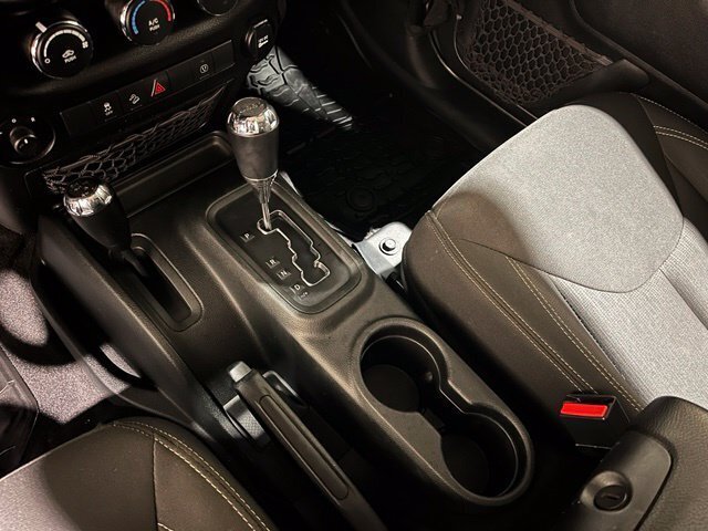 
								2017 Jeep Wrangler Unlimited Sahara full									