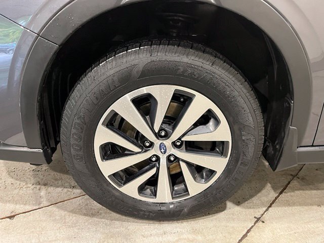 
								2022 Subaru Outback Premium full									