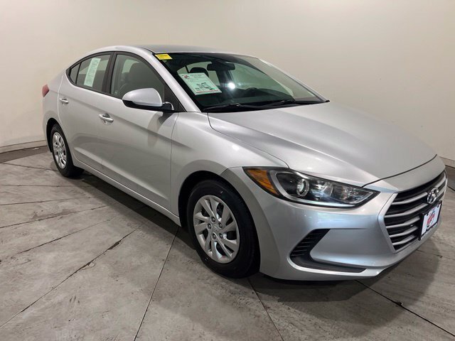 
								2017 Hyundai ELANTRA SE full									