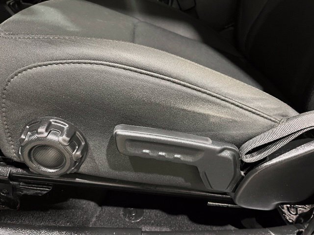 
								2019 Jeep Wrangler Sport full									