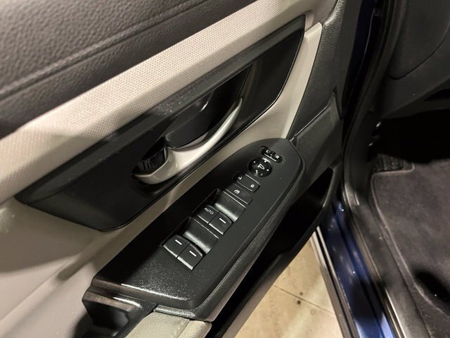 
								2017 Honda CR-V LX full									