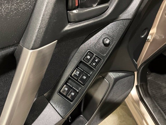 
								2015 Subaru Forester 2.5i full									
