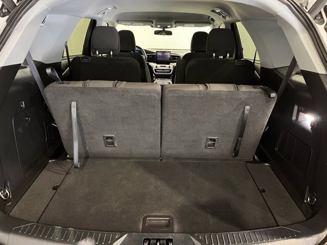 
								2021 Ford Explorer XLT full									