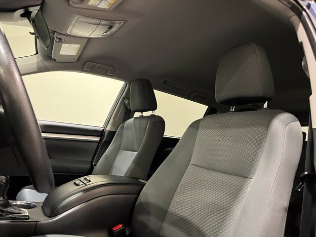 
								2019 Toyota Highlander LE full									