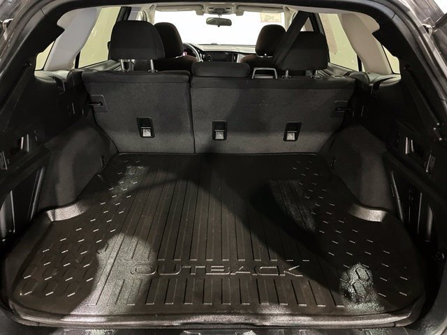 
								2022 Subaru Outback Premium full									