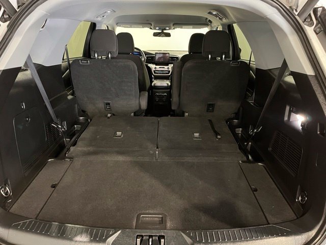 
								2021 Ford Explorer XLT full									