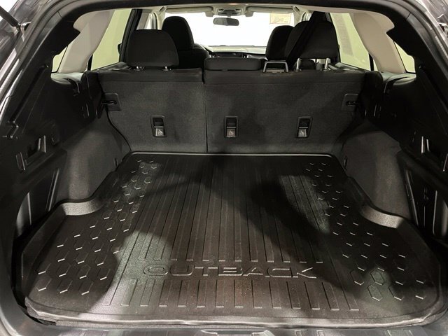 
								2020 Subaru Outback Premium full									