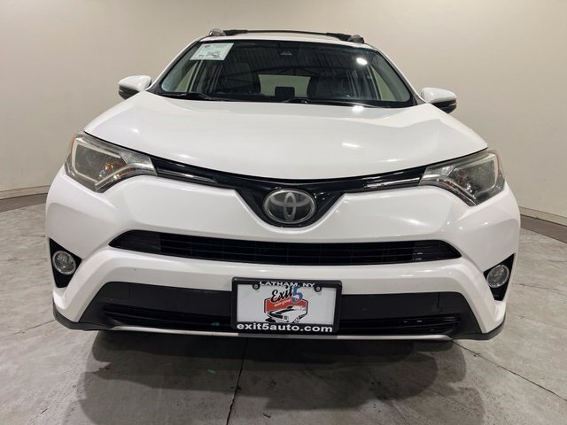 
								2017 Toyota RAV4 XLE full									