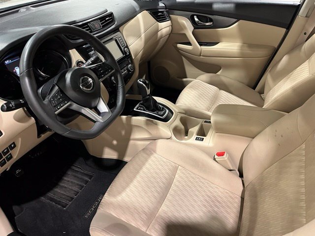 
								2019 Nissan Rogue SV full									
