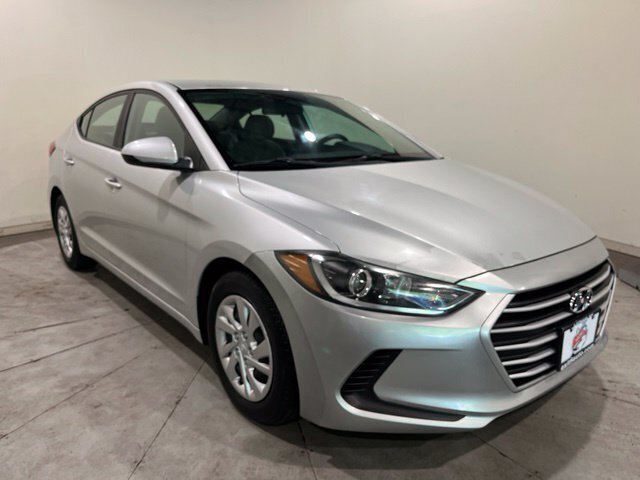 
								2017 Hyundai ELANTRA SE full									