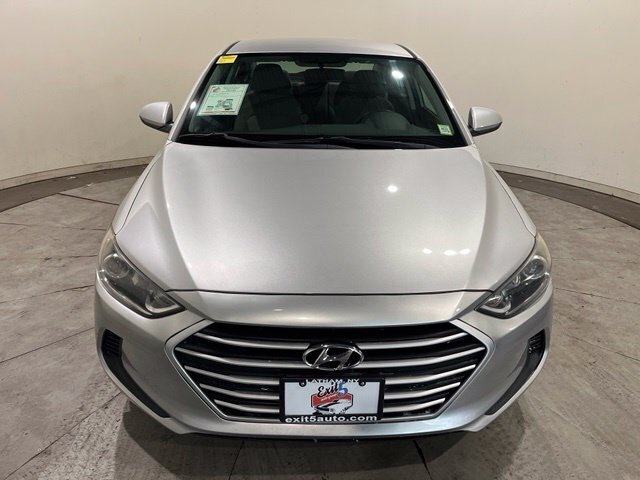 
								2017 Hyundai ELANTRA SE full									