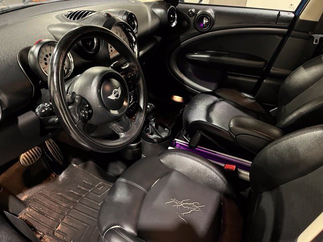
								2013 MINI Countryman Base full									