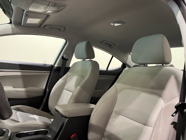 
								2017 Hyundai ELANTRA SE full									