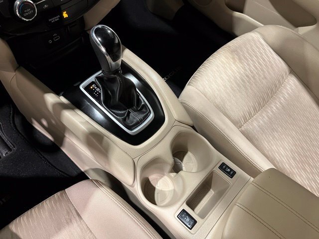 
								2019 Nissan Rogue SV full									