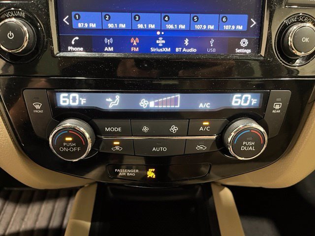 
								2019 Nissan Rogue SV full									