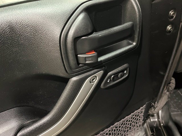 
								2017 Jeep Wrangler Unlimited Sahara full									