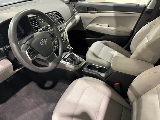 
								2017 Hyundai ELANTRA SE full									