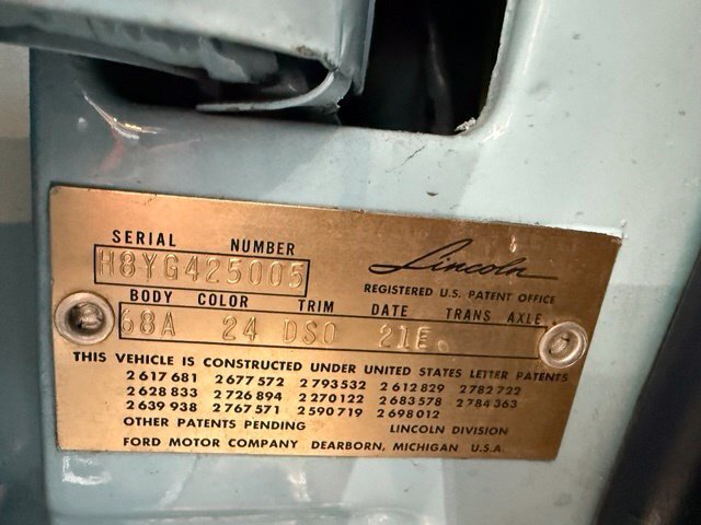 
								1958 Lincoln Continental full									