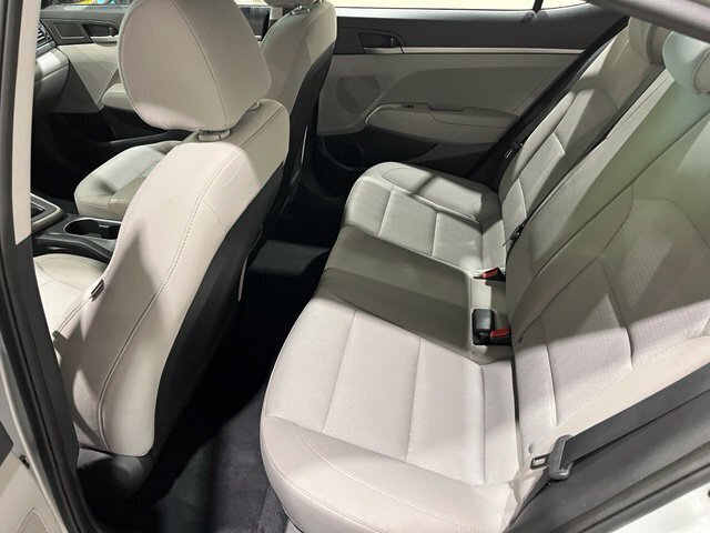 
								2017 Hyundai ELANTRA SE full									
