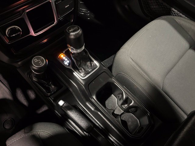 
								2019 Jeep Wrangler Sport full									