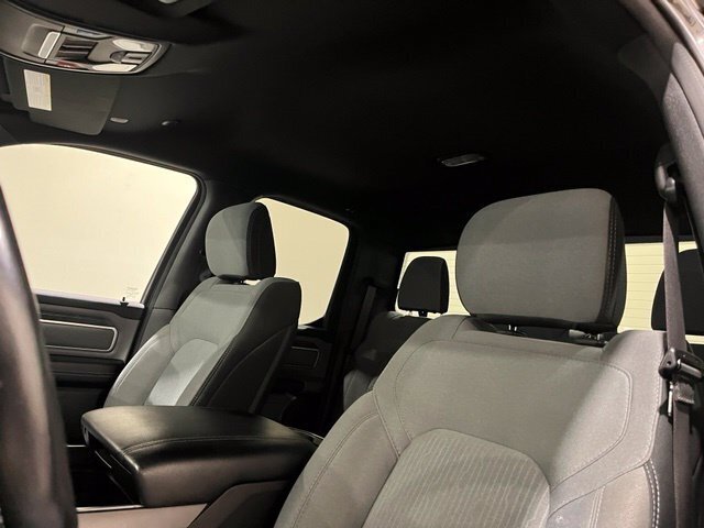 
								2021 RAM 1500 Big Horn/Lone Star full									