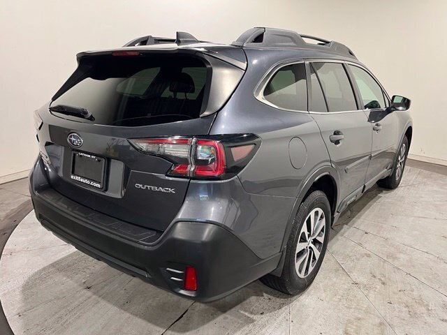 
								2022 Subaru Outback Premium full									