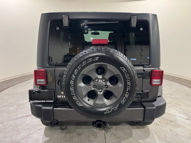 
								2017 Jeep Wrangler Unlimited Sahara full									