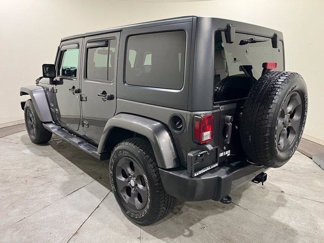 
								2017 Jeep Wrangler Unlimited Sahara full									