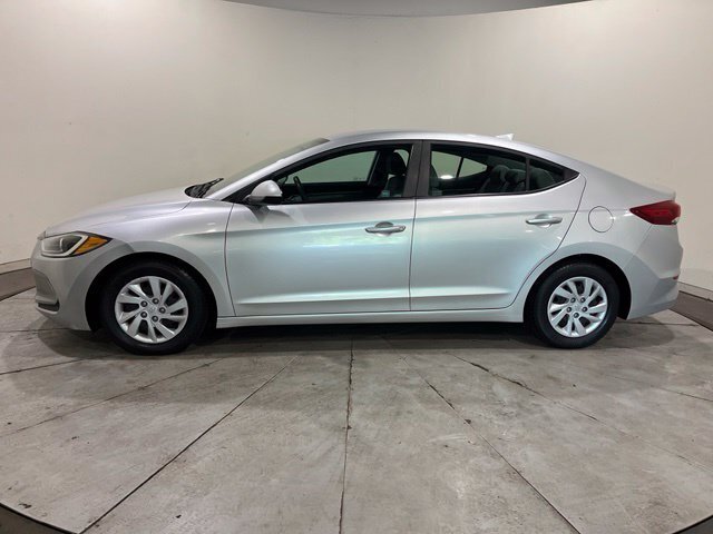 
								2017 Hyundai ELANTRA SE full									