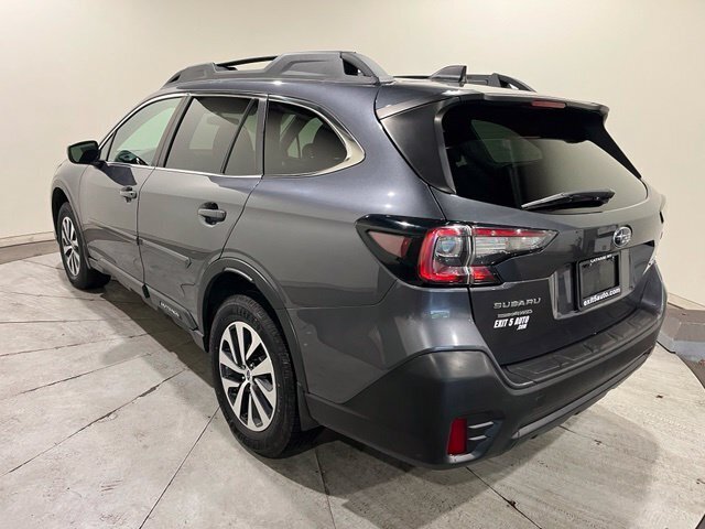 
								2022 Subaru Outback Premium full									