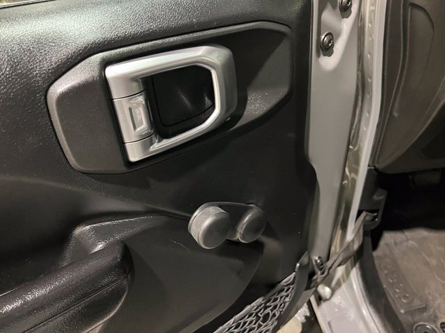 
								2019 Jeep Wrangler Sport full									