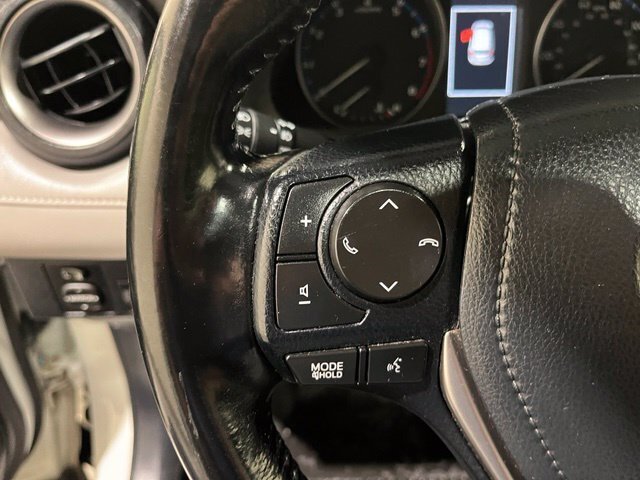 
								2017 Toyota RAV4 XLE full									