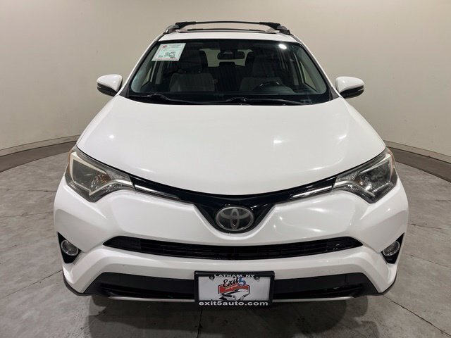 
								2017 Toyota RAV4 XLE full									