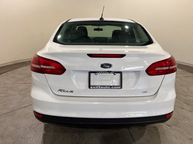 
								2017 Ford Focus SE full									