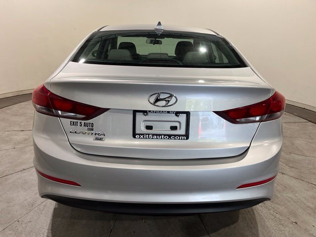 
								2017 Hyundai ELANTRA SE full									