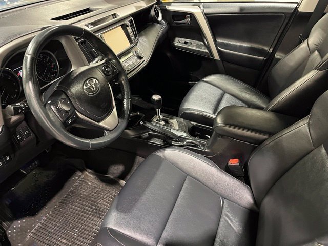 
								2017 Toyota RAV4 Platinum full									