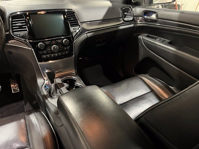 
								2020 Jeep Grand Cherokee Overland full									